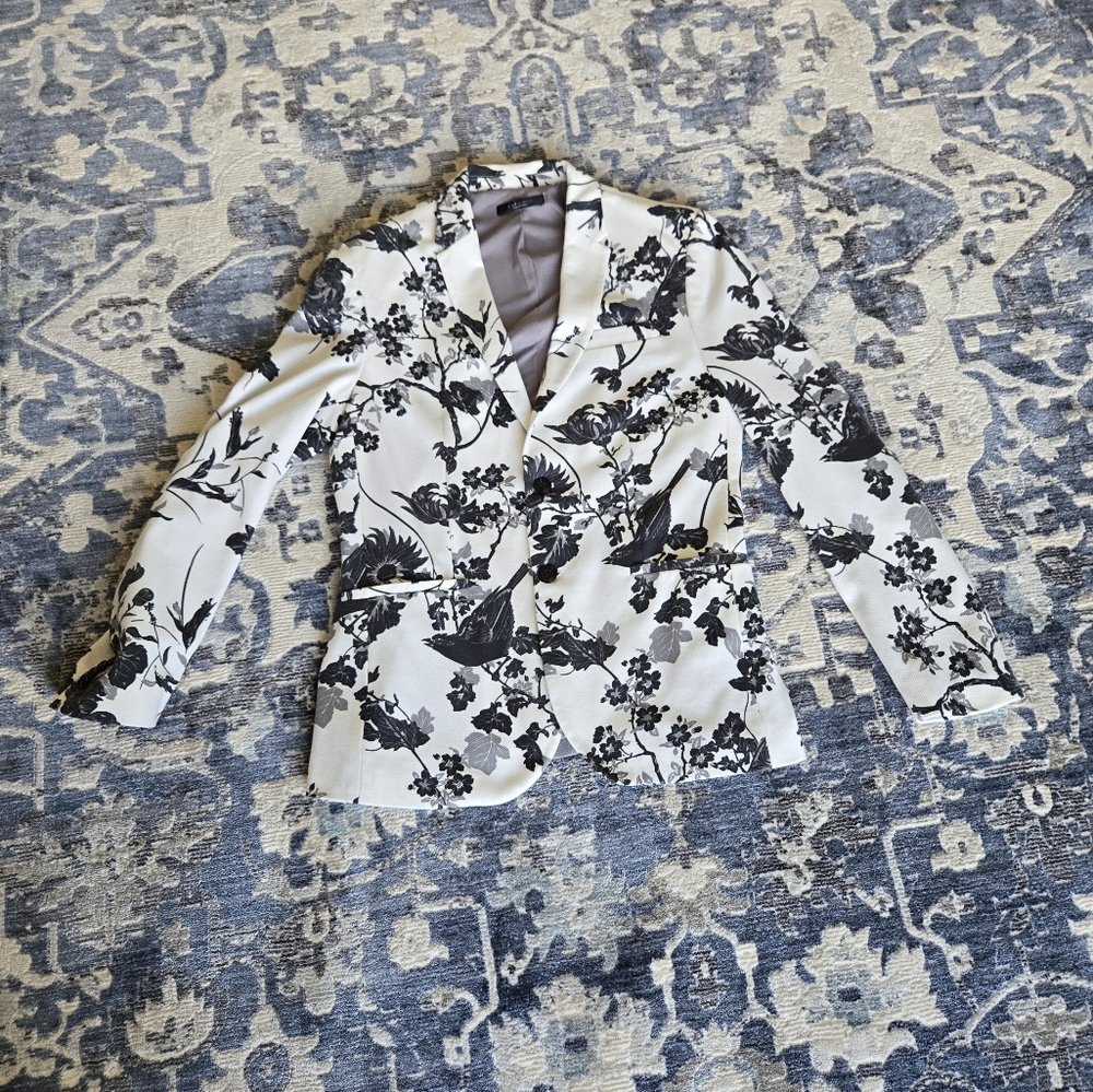 Zara Men's Floral/Bird Black Blazer - L